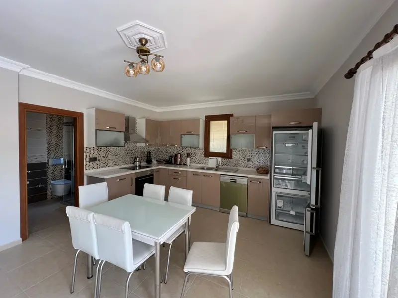 Fitted kitchen
